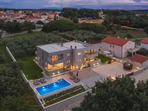 Spacious holiday home with private pool, sauna & barbecue - Image 2