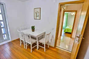 Holiday apartment with garden, terrace & barbecue - Image 3