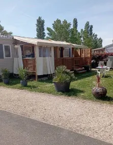 Holiday home with BBQ, terrace & pool | Dogs allowed - Image 2