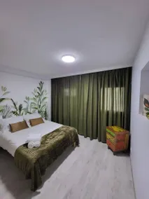 Holiday home with garden & terrace - Image 4