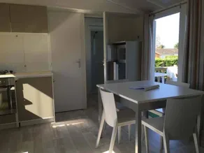 Camping suite with terrace, garden & heated pool - Image 2