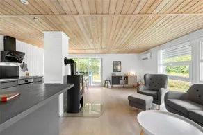 Holiday home with terrace, garden & BBQ - Image 2