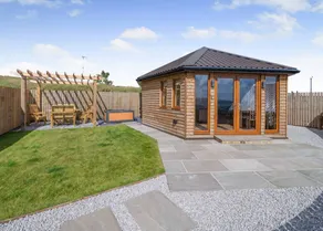 Espléndido chalet apto para niños con jacuzzi - Image 2