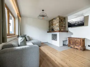 Chalet with terrace & sauna - Image 3