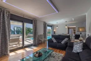 Villa with sea views with pool and mini golf, Llucmajor, Palma de Mallorca - Image 2