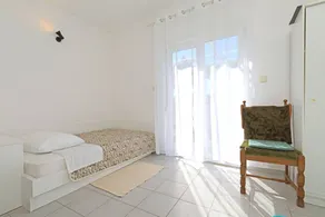 Apartment with BBQ & terrace | Sea view - Image 5