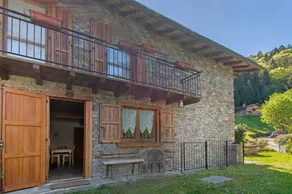 House with terrace, BBQ & garden | City view - Image 5