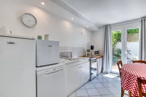 Charming independent village cottage with garden - Image 5
