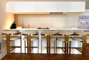 Champs-Elysees Apartment for 6 Guests - Image 3