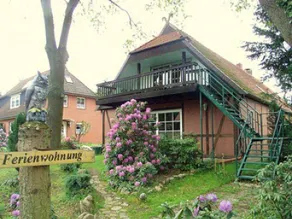 Children-friendly flat with terrace, garden & barbecue - Image 2