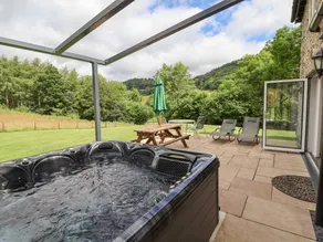 Cottage with jacuzzi & garden | Pets allowed - Image 3