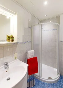 Apartamento con piscina y sauna - Image 4