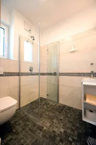 Single Room 'Comfort 101' with Wi-Fi - Image 4