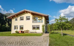 Apartment with garden & terrace | Garden view - Image 4