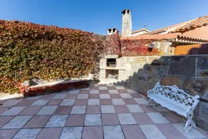 Ferienhaus mit Grill und Terrasse | Bergblick - Image 2