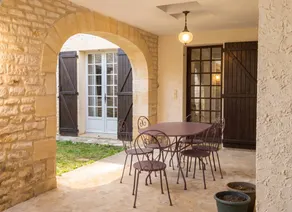 Fully equipped charming holiday home with terrace & pool - Image 2