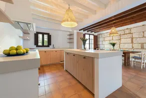 Villa mit Garten, Terrasse und privatem Pool - Image 3