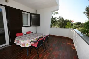 Apartamento totalmente equipado con barbacoa, terraza y jardín - Image 2