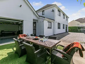 Cottage with garden - Image 2