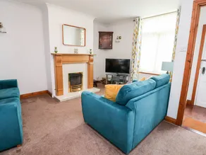 Family-friendly charming cottage with terrace & garden | Pet-friendly - Image 4