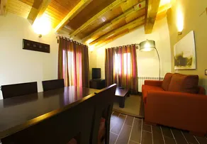 Charming Cottage 'Santa Cristina' with Mountain Views and Garden - Image 2