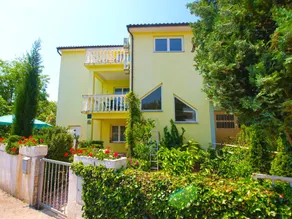 Apartamento con terraza y barbacoa | Vistas al mar - Image 3