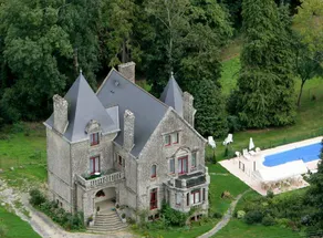 Ferienunterkunft mit Garten, Terrasse und Pool - Image 3