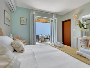 Child-friendly beautiful holiday apartment with terrace, garden & BBQ | Close to the beach - Image 2