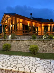 Holiday apartment with hot tub, terrace & garden | Mountain view - Image 5