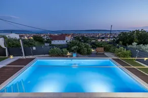Children-friendly villa with private pool, terrace & barbeque | City view | Pets allowed - Image 5