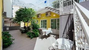 Holiday apartment with garden & barbeque - Image 5