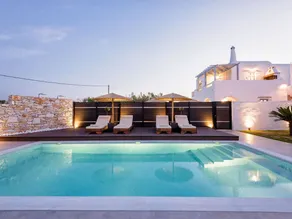 Villa con piscina privada, jardín y terraza - Image 5