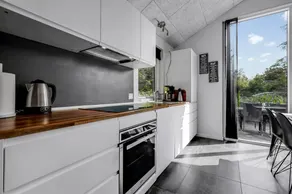 Fully equipped house with jacuzzi, terrace & BBQ | Pets allowed - Image 4