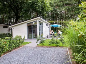 Children-friendly beautiful bungalow with heated pool, terrace & garden - Image 4