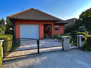 House with garden, barbecue & terrace - Image 2
