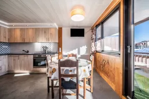 Family-friendly wonderful apartment | City view | Ski nearby - Image 3