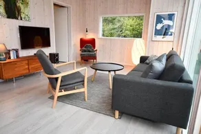 Fully equipped holiday home with garden & terrace - Image 5