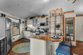 Cascade Cabin Retreat - Image 2