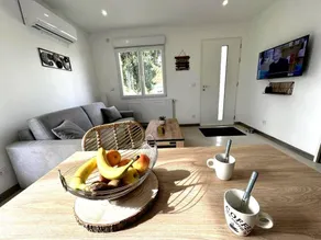 Gite with BBQ, pool & terrace - Image 5