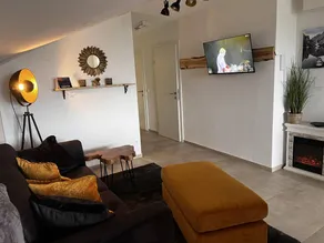 Children-friendly apartment with sauna & pool | Lake view - Image 2