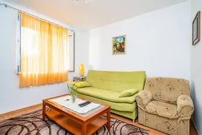 Holiday apartment with garden, terrace & barbeque - Image 2