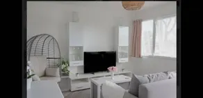 2 Bed Chalet Sleeps 4- Parking, Garden, Near Beach - Image 5