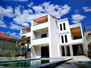 Flat with garden, terrace & barbecue - Image 2