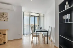 Ample flat with terrace | River view | Perfect for remote work - Image 2