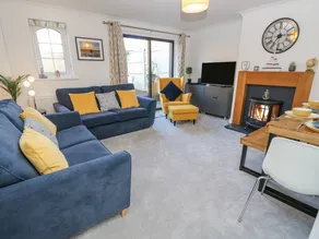 Children-friendly pleasant cottage with garden - Image 3