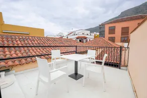 Holiday Home \"Casa Tradicional Canaria - I\" near the Sea with Mountain Views and Wi-Fi - Image 3