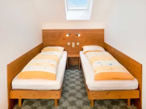 Child-friendly apartment with garden, barbecue & pool | Mountain view - Image 4