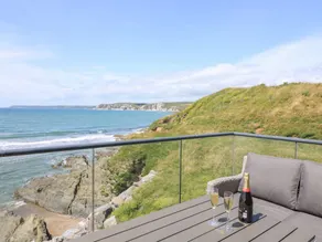 Family-oriented cottage with jacuzzi, garden & pool | Beach view | Beach nearby - Image 5