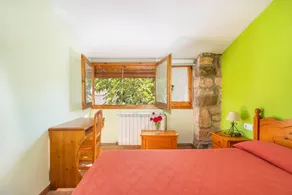 Room 'Habitació Triple' with Mountain View, Wi-Fi and Air Conditioning - Image 3