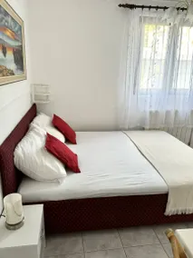 Dedicated room with BBQ & heated pool | Beach nearby - Image 5